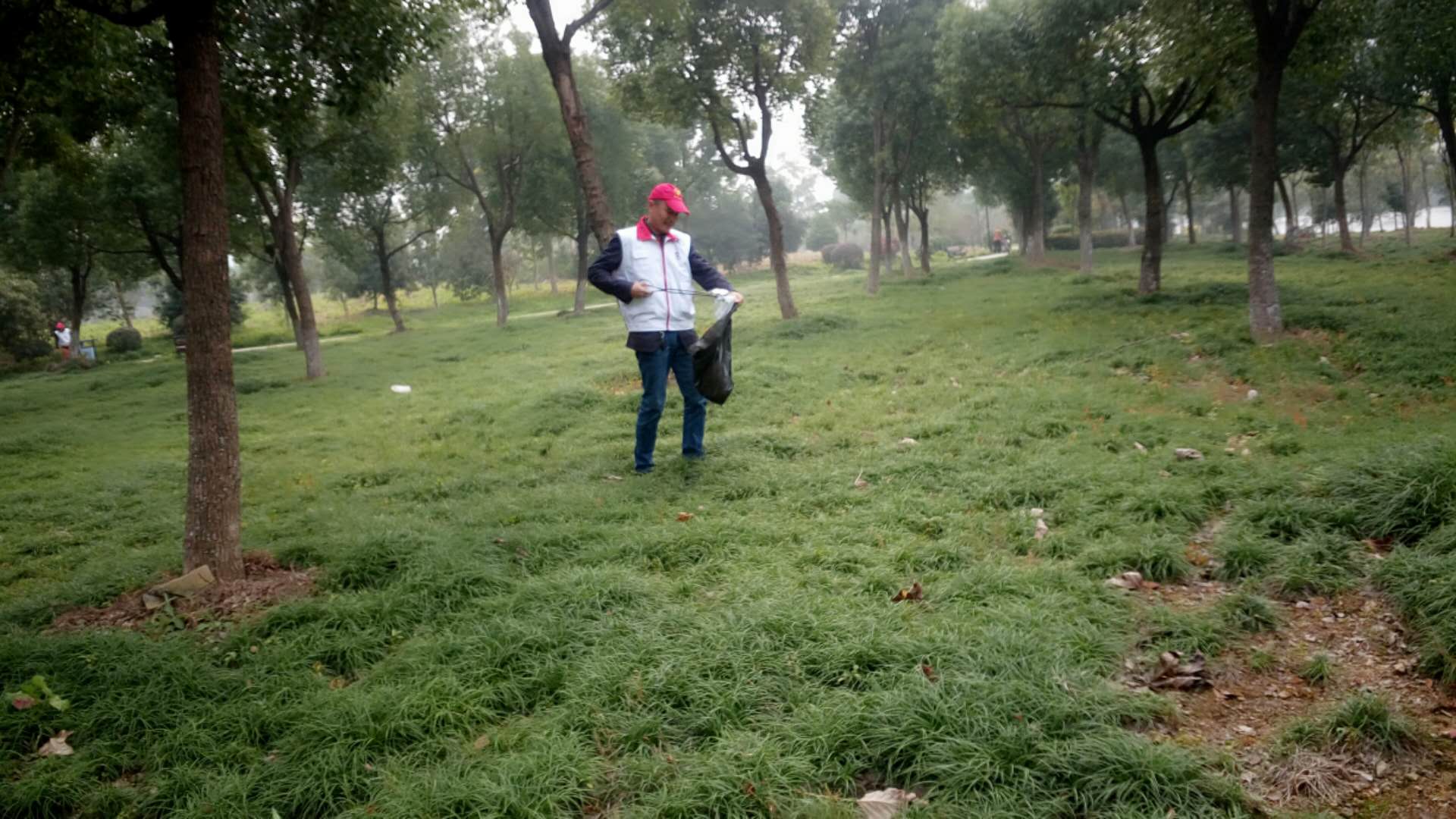 �������