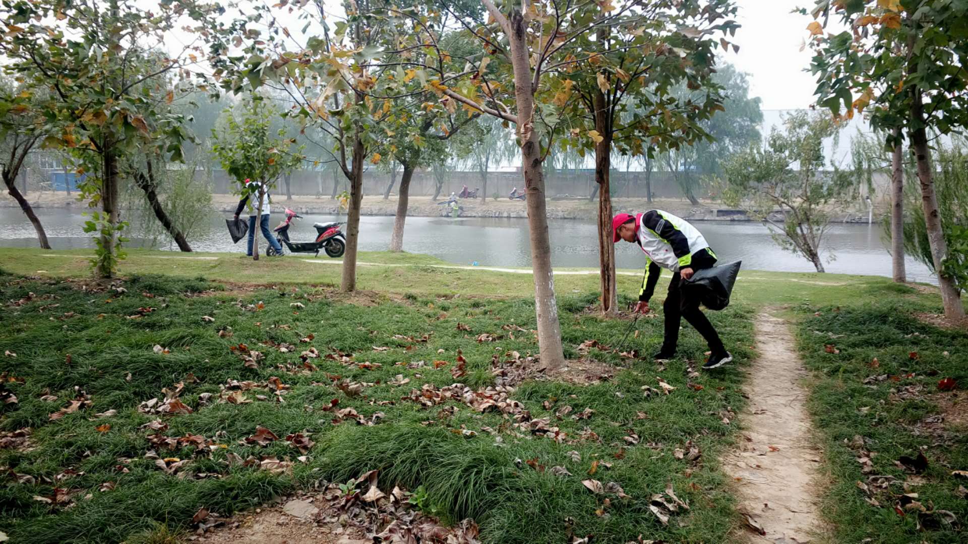 �������