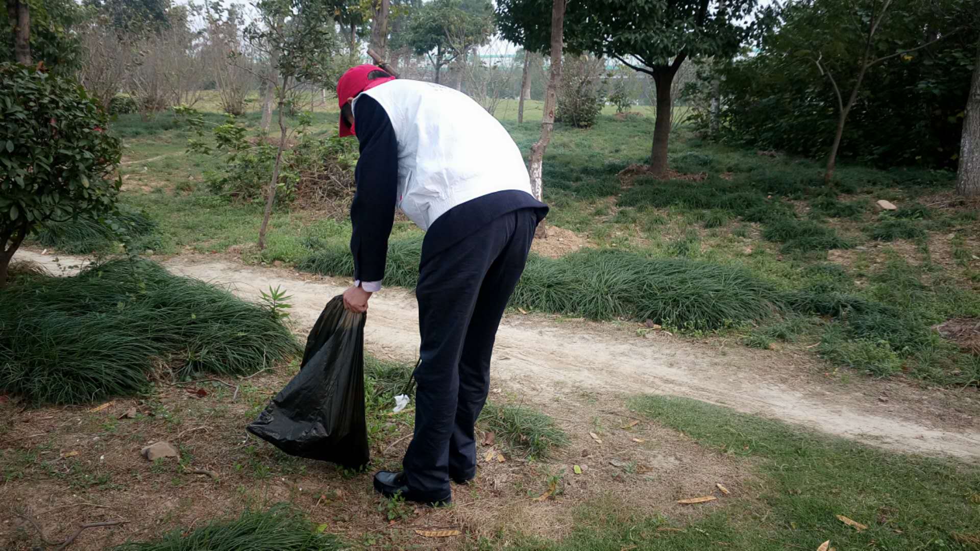 �������