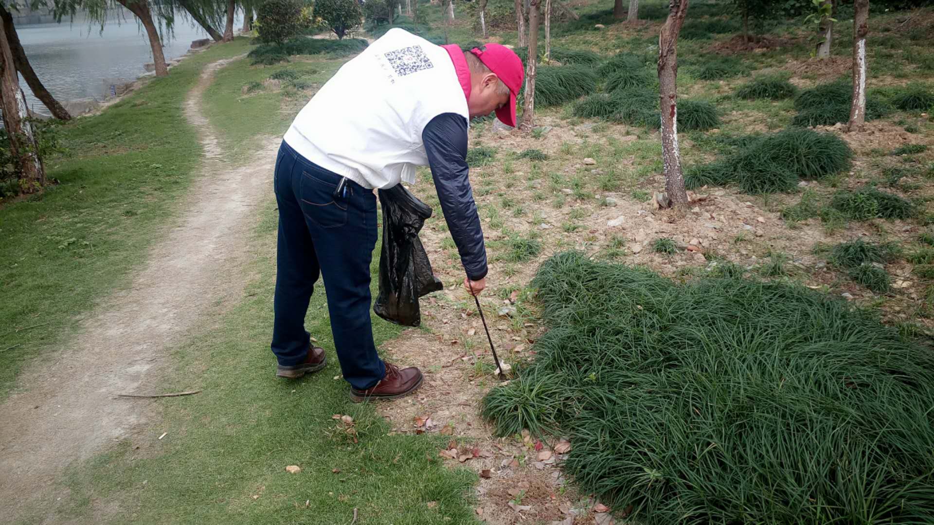 �������